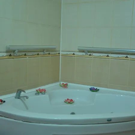 Hotel Midnight Sun 3*